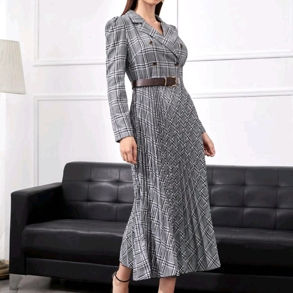 Women's Elegant Pleated Dress XS - Picture 7 of 16